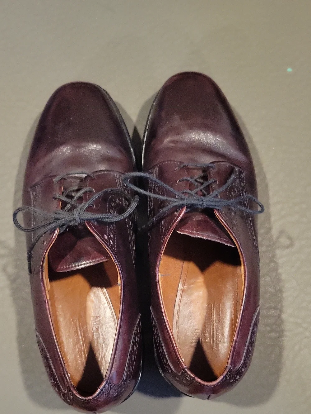 Allen Edmonds Men's Burgundy Leather Oxfords